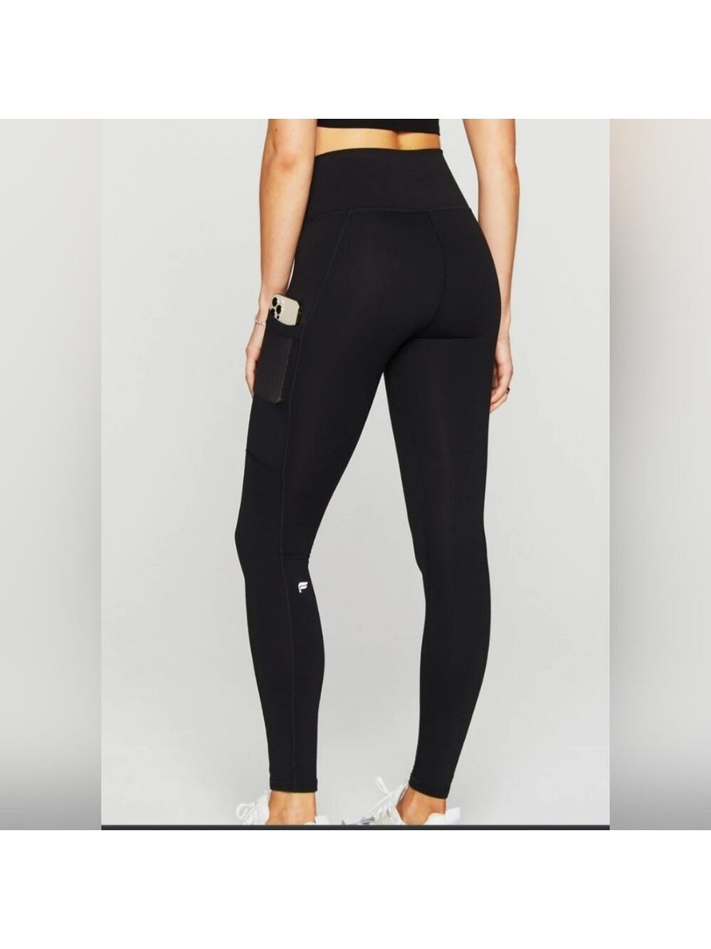 Fabletics - Black Leggings with Side Pockets | High-Rise Athletic Tights